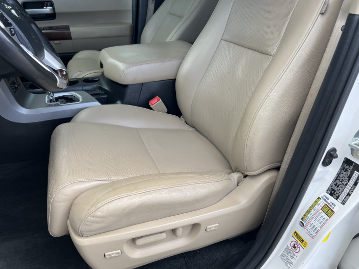 2014 Toyota Sequoia 4X4 9