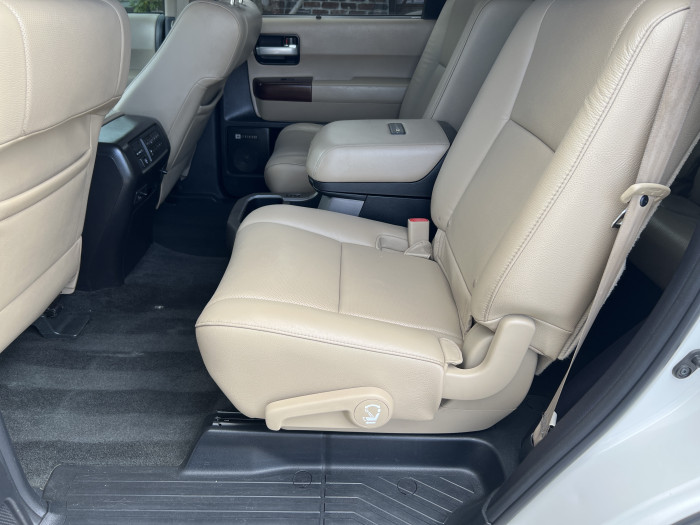 2014 Toyota Sequoia 4X4 9