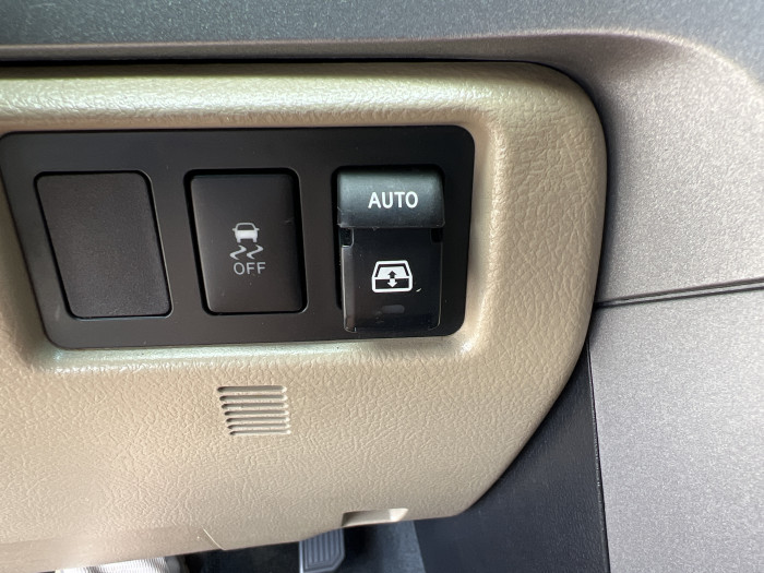 2014 Toyota Sequoia 4X4 21
