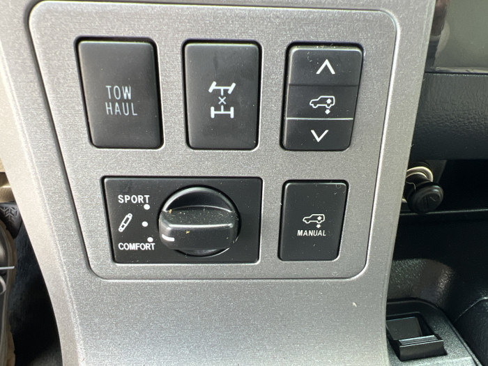 2014 Toyota Sequoia 4X4 25