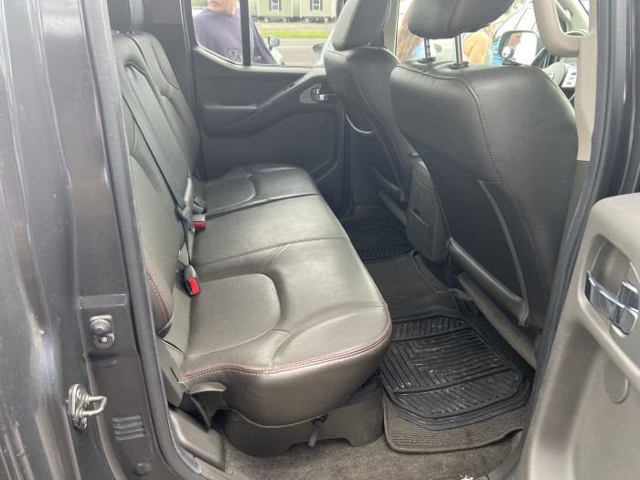 2010 Nissan Frontier Pro-4X 10
