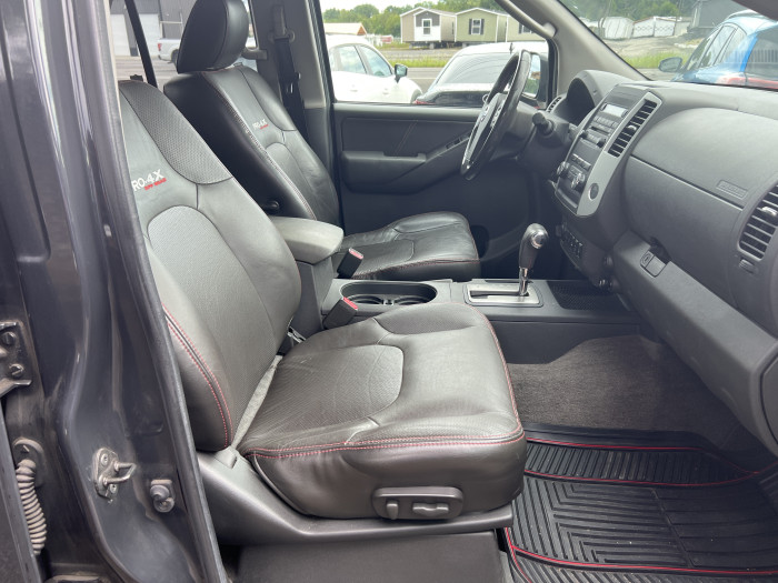 2010 Nissan Frontier Pro-4X 11
