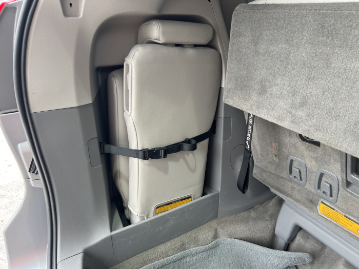 2013 Toyota Sienna XLE 12