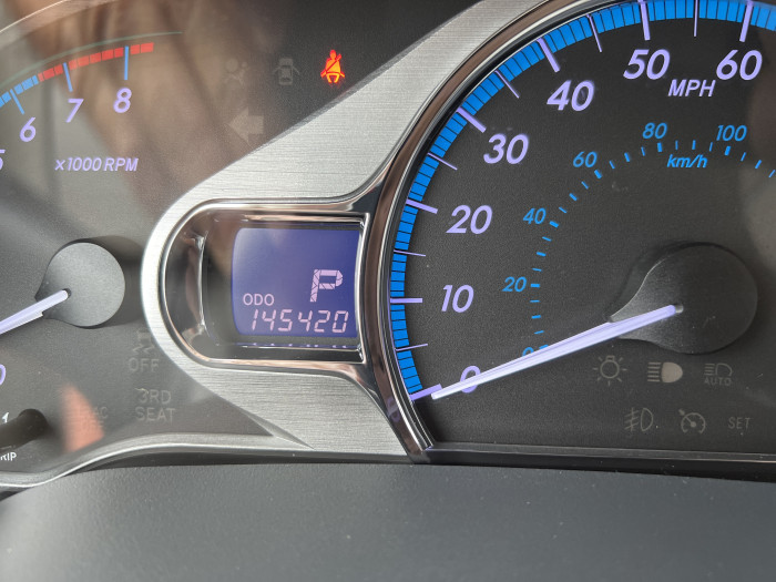 2013 Toyota Sienna XLE 27