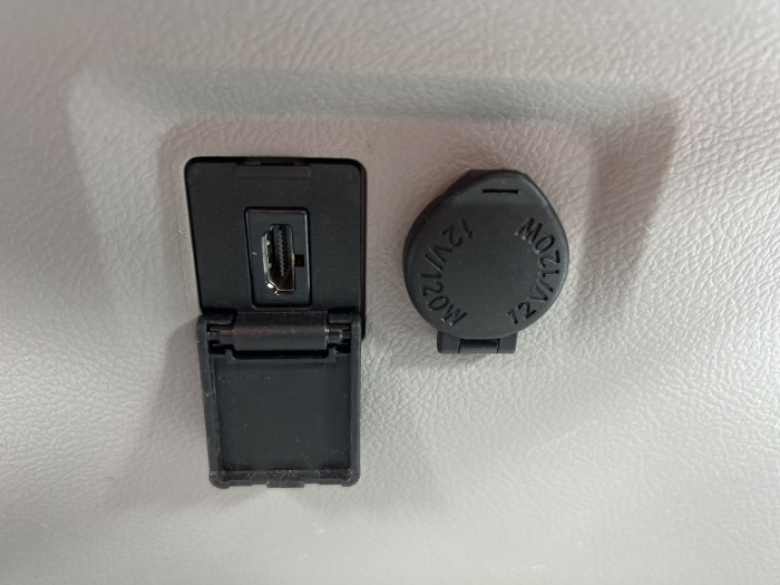 2017 Toyota Sienna XLE 21
