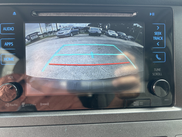2017 Toyota Sienna XLE 27