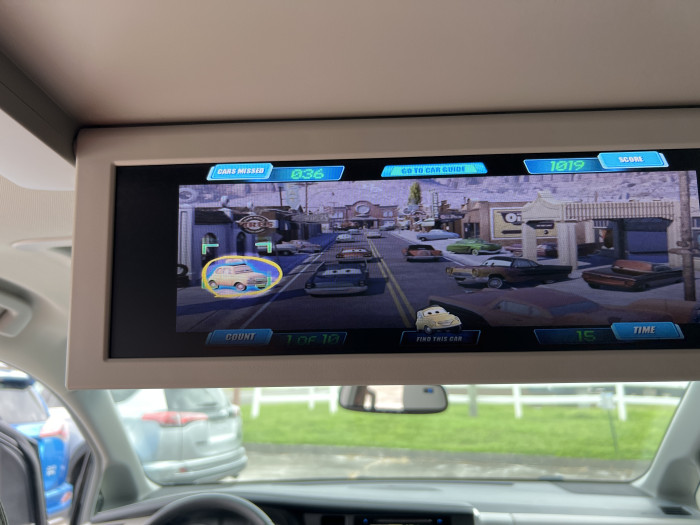 2017 Toyota Sienna XLE 28