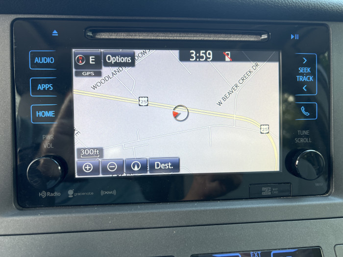 2016 Toyota Sienna XLE 22