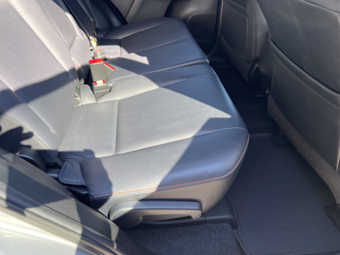 2018 Toyota RAV4 SE 13