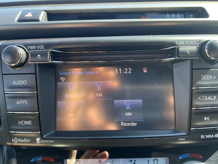2018 Toyota RAV4 SE 19