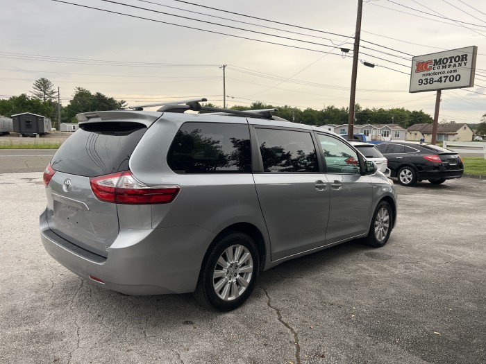 2017 Toyota Sienna AWD 5