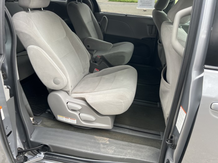 2017 Toyota Sienna AWD 13