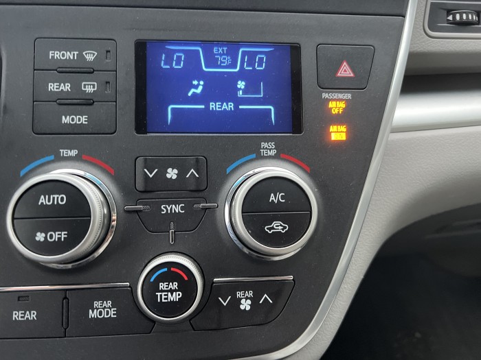 2017 Toyota Sienna AWD 19