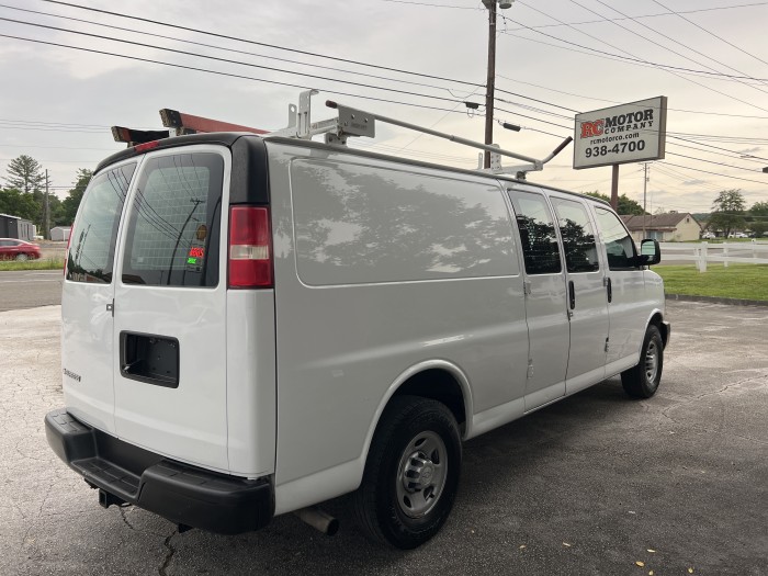 2017 Chevrolet Express 2500 4