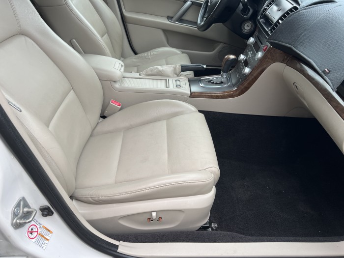 2009 Subaru Outback 12