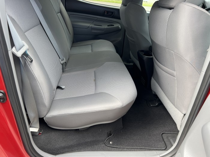 2013 Toyota Tacoma 4X4 9
