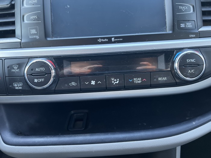 2015 Toyota Highlander AWD 16