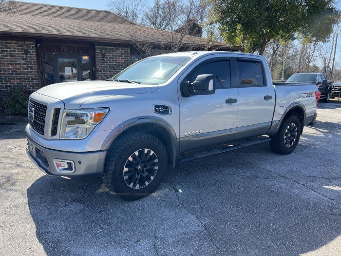 2017 Nissan Titan 4X4