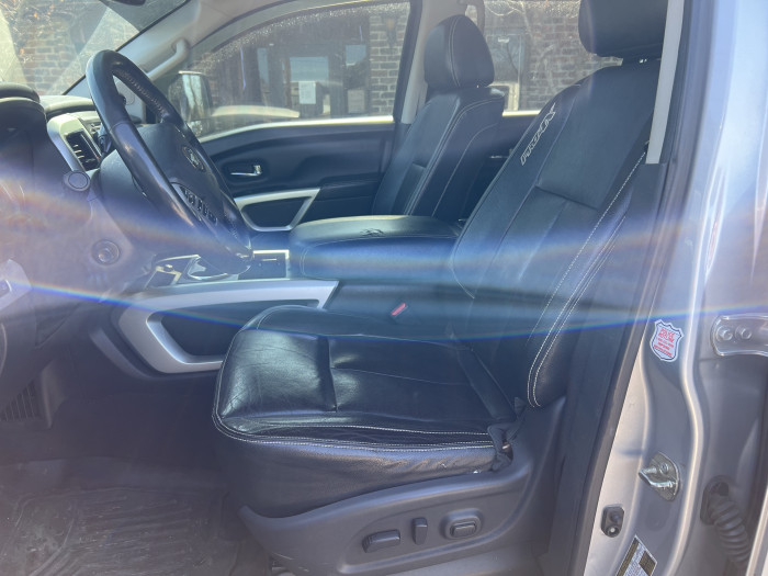 2017 Nissan Titan 4X4 7