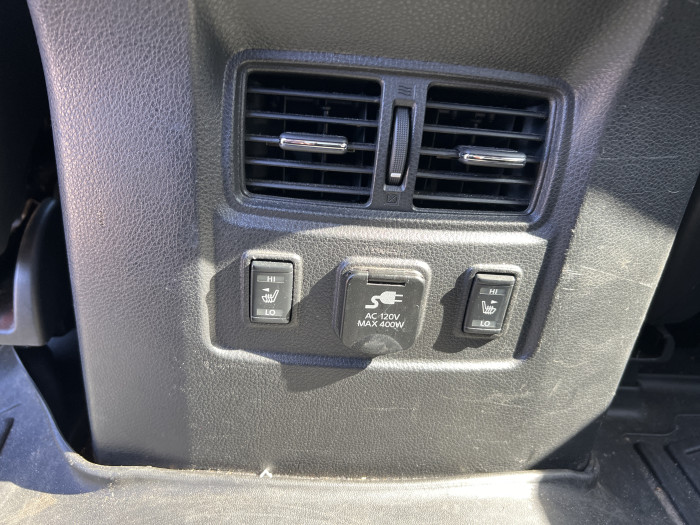 2017 Nissan Titan 4X4 9