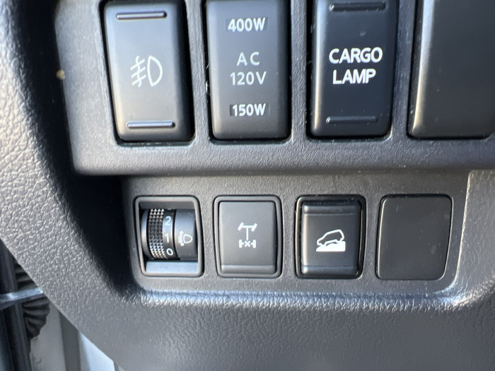 2017 Nissan Titan 4X4 17